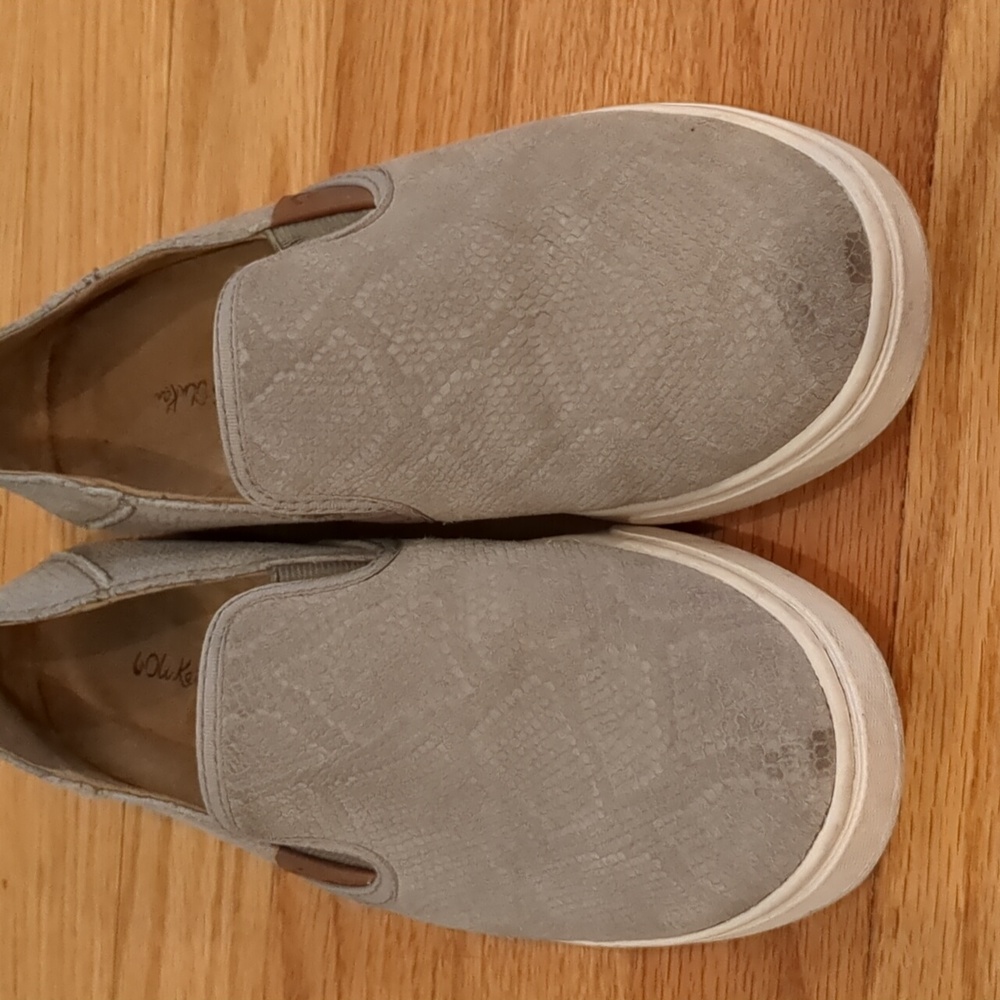 OluKai Pehuea leather slip-on W7.5 - Picture 3 of 11